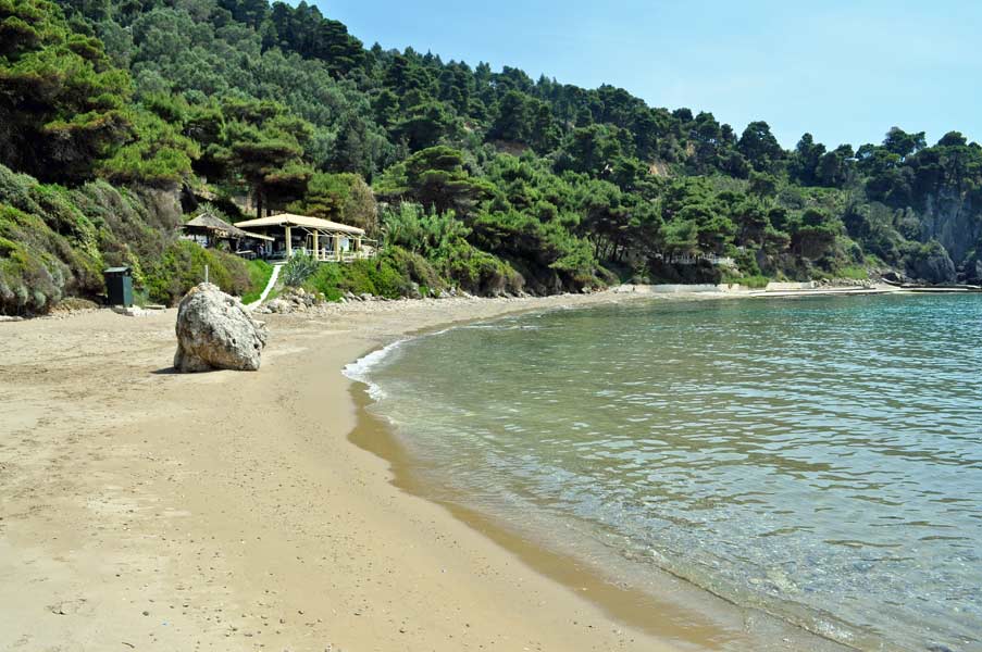 Yaliskari Strand